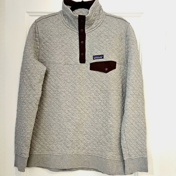 Patagonia Organic Cotton Light Gray & Maroon Quilted 1/4 Button Up Sweatshirt - Picture 5 of 7